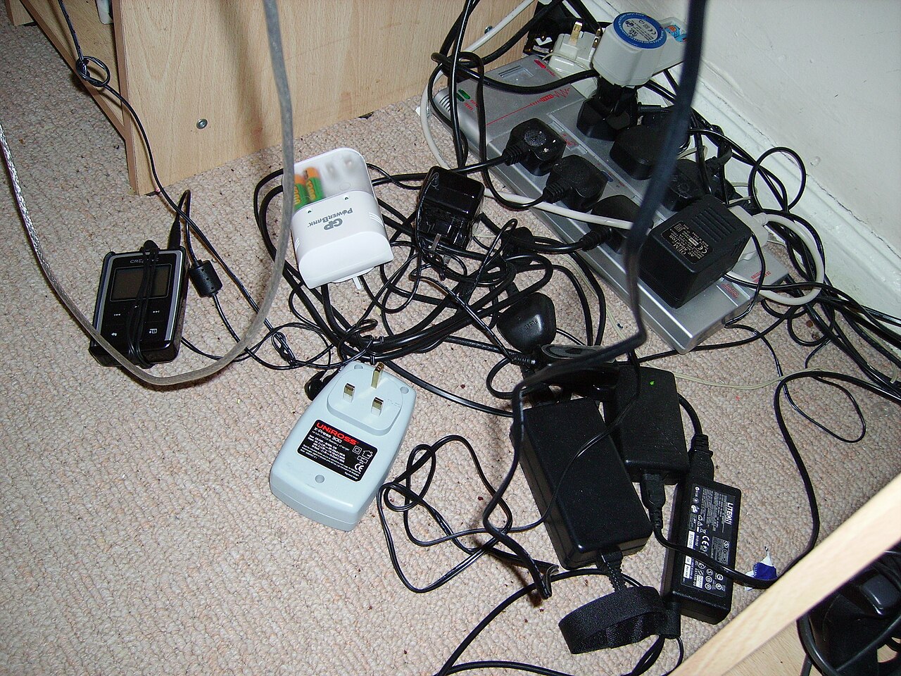 알리 책상 선 정리템 4가지, 전부 3천 원 이하로 벨크로 타이부터 케이블 라벨까지
